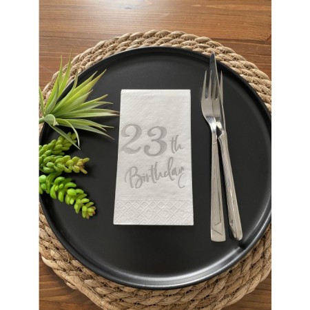 Gümüş Yaldızlı Beyaz Yirmi Üç Bırthday Garson Katlama Peçete 16 lı