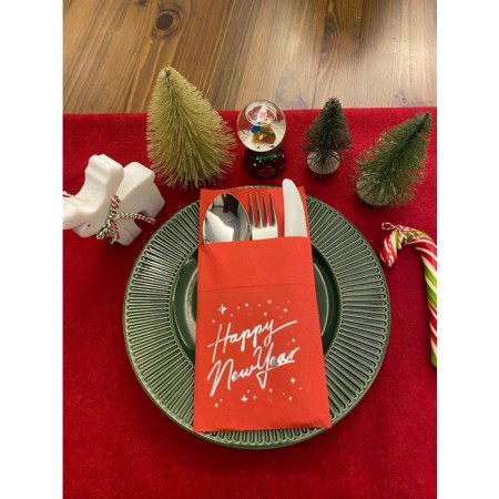 Gümüş Yaldızlı Yılbaşı Happy New Year 12 li Kırmızı Renkli Kağıt Cepli Peçete