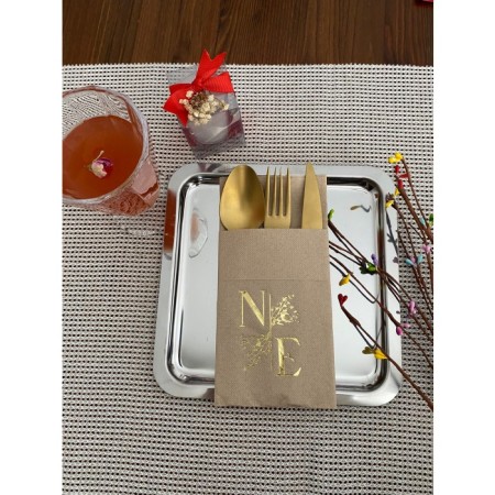 Kişiye Özel Kraft Üzeri Gold Yaldızlı Çiçek Detaylı Cepli Peçete 50 Adet