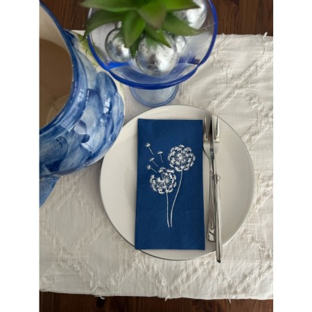 Gümüş Yaldızlı Bodrum Mavisi Hindiba Çiçeği Baskılı Garson Katlama Peçete 16 Adet