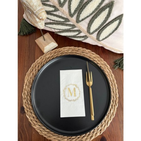 Gold Yaldızlı Beyaz Çelenkli M Harfi Garson Peçete 16 Adet