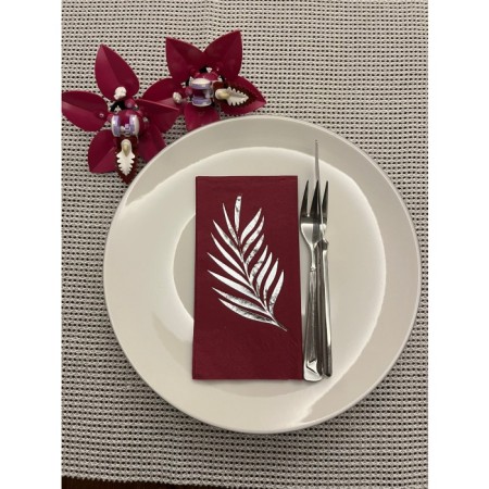 Gümüş Yaldızlı Vişne Renkli Yaprak Baskılı Garson Katlama Peçete 16 Adet