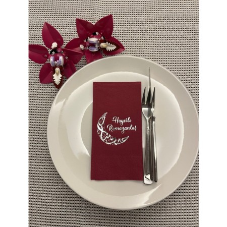 Gümüş Yaldızlı Vişne Renkli Hayırlı Ramazanlar Ay Desenli Garson Katlama Peçete 16 Adet