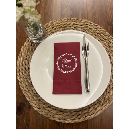 Gümüş Yaldızlı Vişne Renkli Afiyet Olsun Baskılı Garson Katlama Peçete 16 Adet