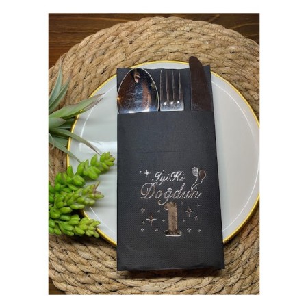 Gümüş Yaldızlı Siyah Cepli Bir Yaş İyi Ki Doğdun Peçete 12 Adet 40x40